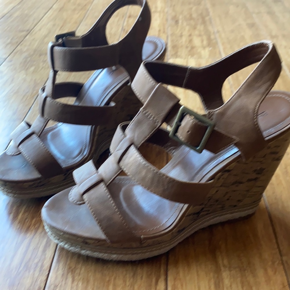 Call it Spring Wedges - Picture 4 of 7